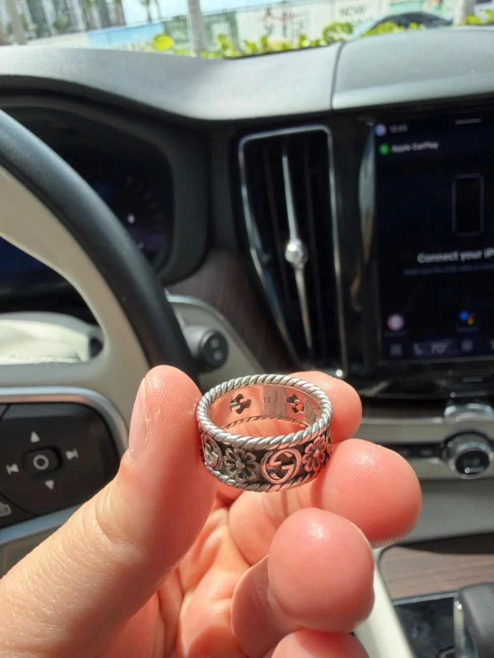 Gucci Silver-Tone Floral Band Ring (12 UK) - Picture 3 of 3